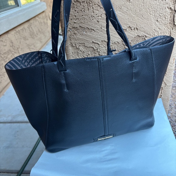Tommy Bahama Handbags - Tommy Bahama genuine leather gray leather tote like new